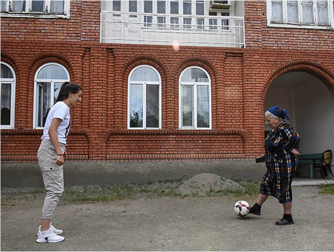 "Futbola sevgi cinsiyyətə əsaslanmır"