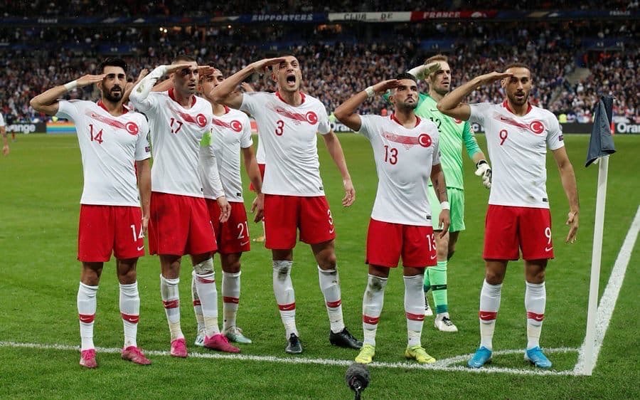 Türkiyədən əzmkar heç-heçə, İngiltərədən darmadağın, Portuqaliyadan məğlubiyyət