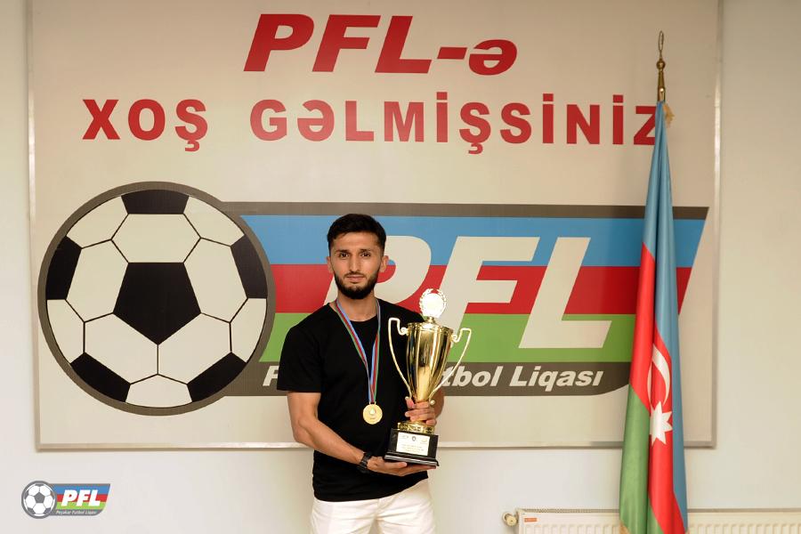 Peşəkar Futbol Liqası medalçıları mükafatlandırdı - FOTO