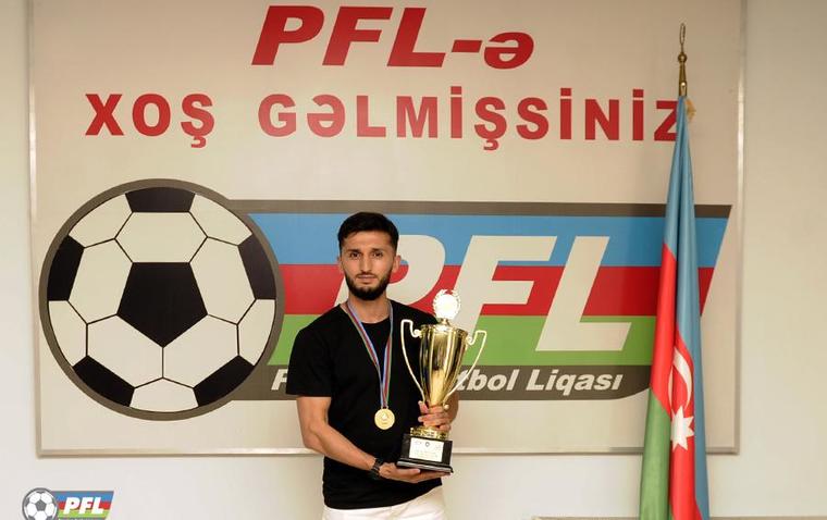 Peşəkar Futbol Liqası medalçıları mükafatlandırdı - FOTO