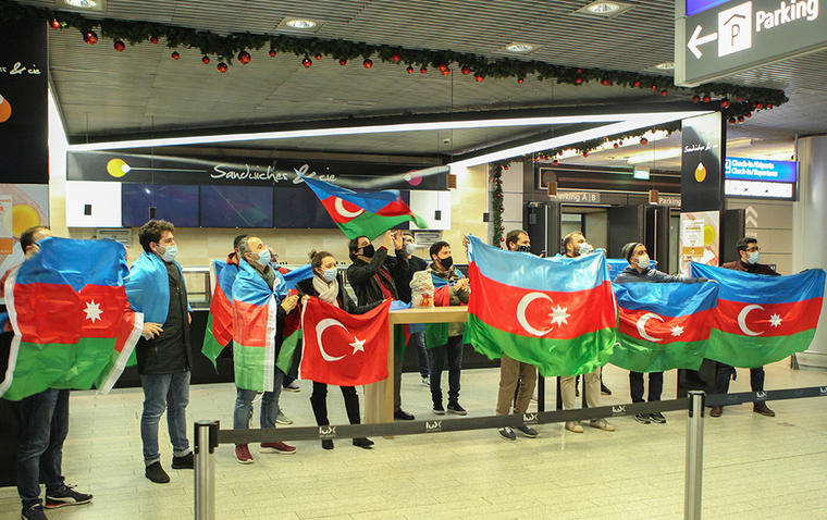 Millimiz Lüksemburqda belə qarşılandı - FOTO