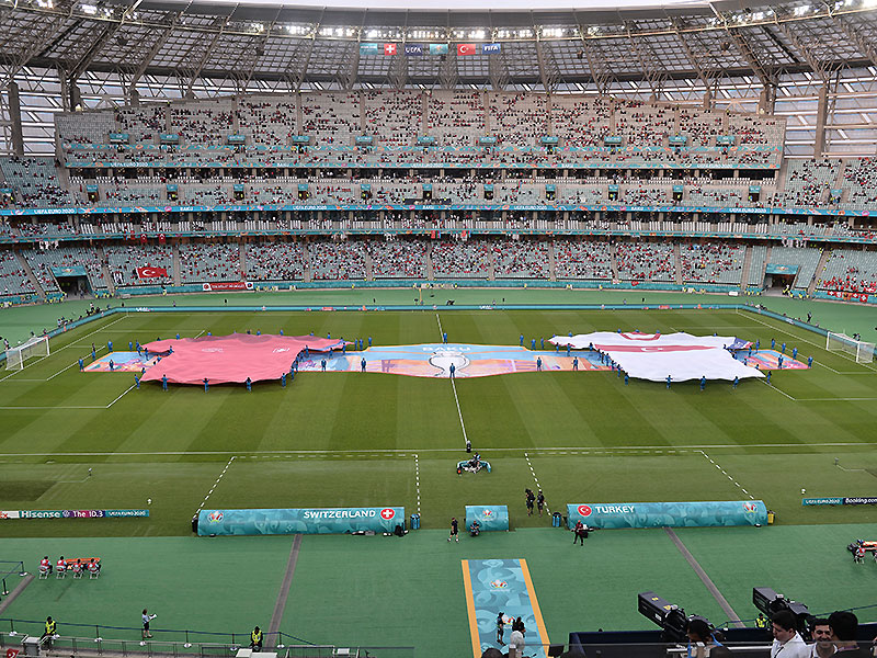 UEFA Bakı Olimpiya Stadionunu təltif etdi - FOTO