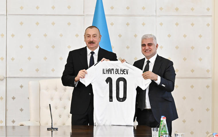 Prezident İlham Əliyev "Qarabağ" klubunun üzvlərini qəbul edib - FOTO