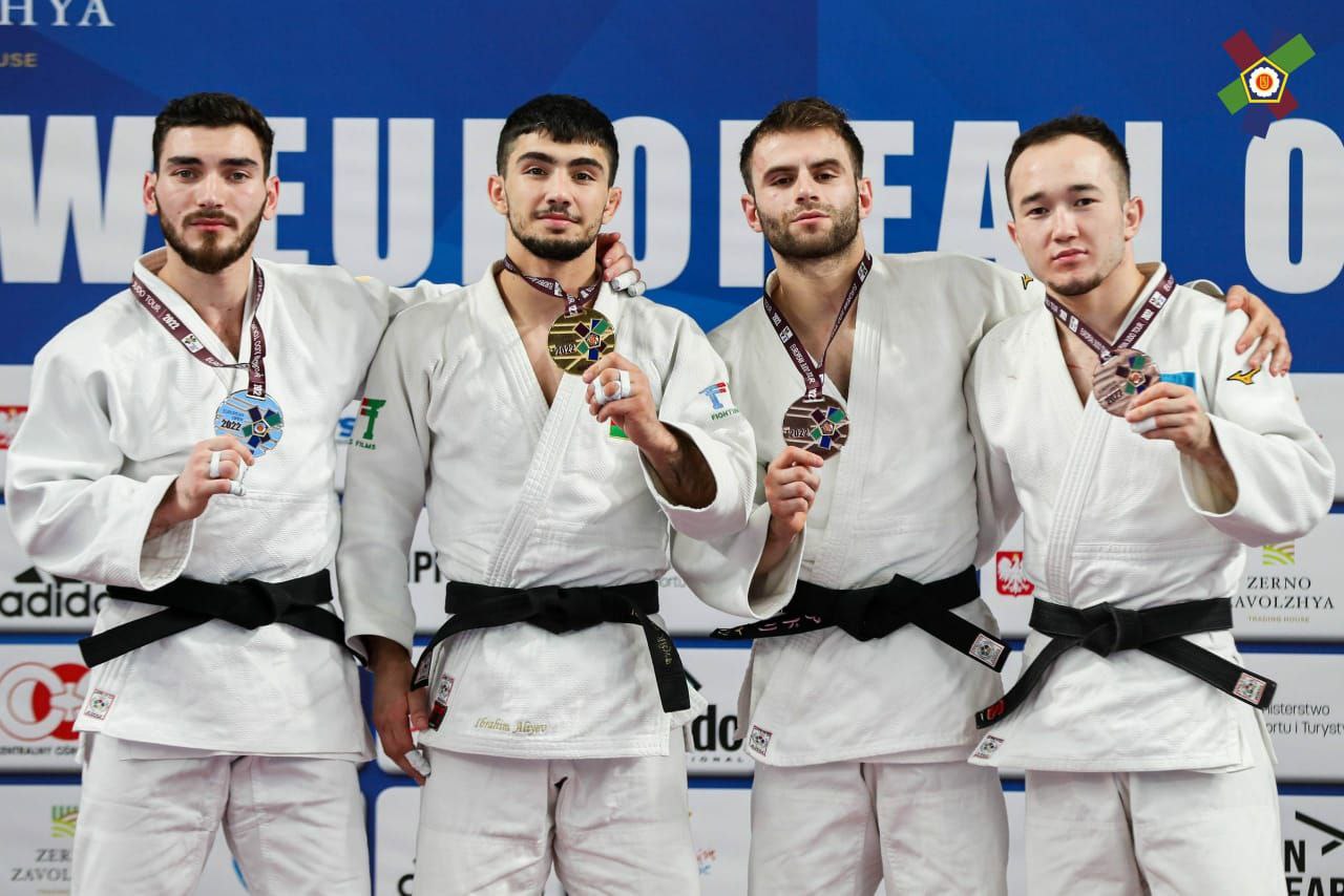 Cüdoçularımız Polşada bir günə dörd medal qazanıb
