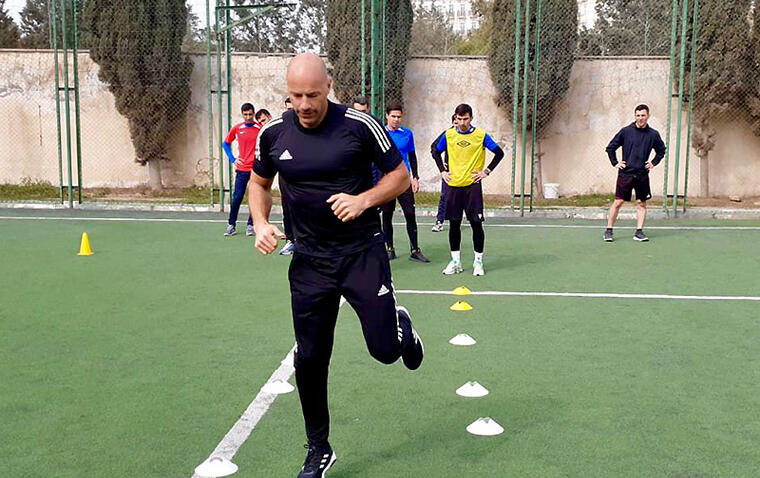 UEFA-nın baş fizioterapevti azərbaycanlı hakimlər üçün təlim keçib - FOTO