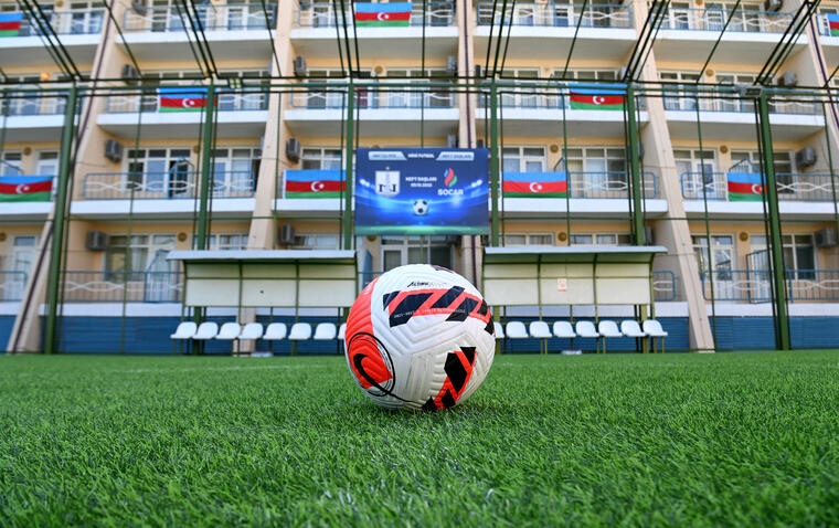 “Neft Daşları”nda “Neftçi” Futbol Klubu ilə neftçilər arasında yoldaşlıq görüşü keçirilib