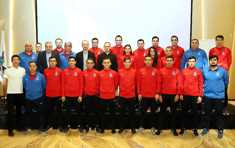 FIFA dərəcəli hakimlərə emblem təqdim olundu - FOTO