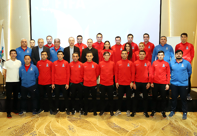FIFA dərəcəli hakimlərə emblem təqdim olundu - FOTO