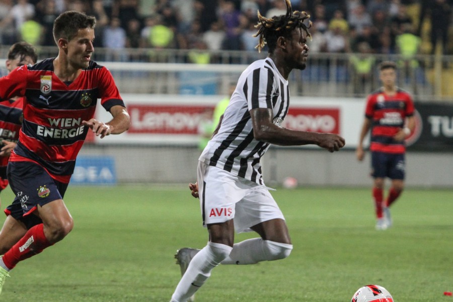 "Neftçi" futbolçusunu Kipr klubuna satdı