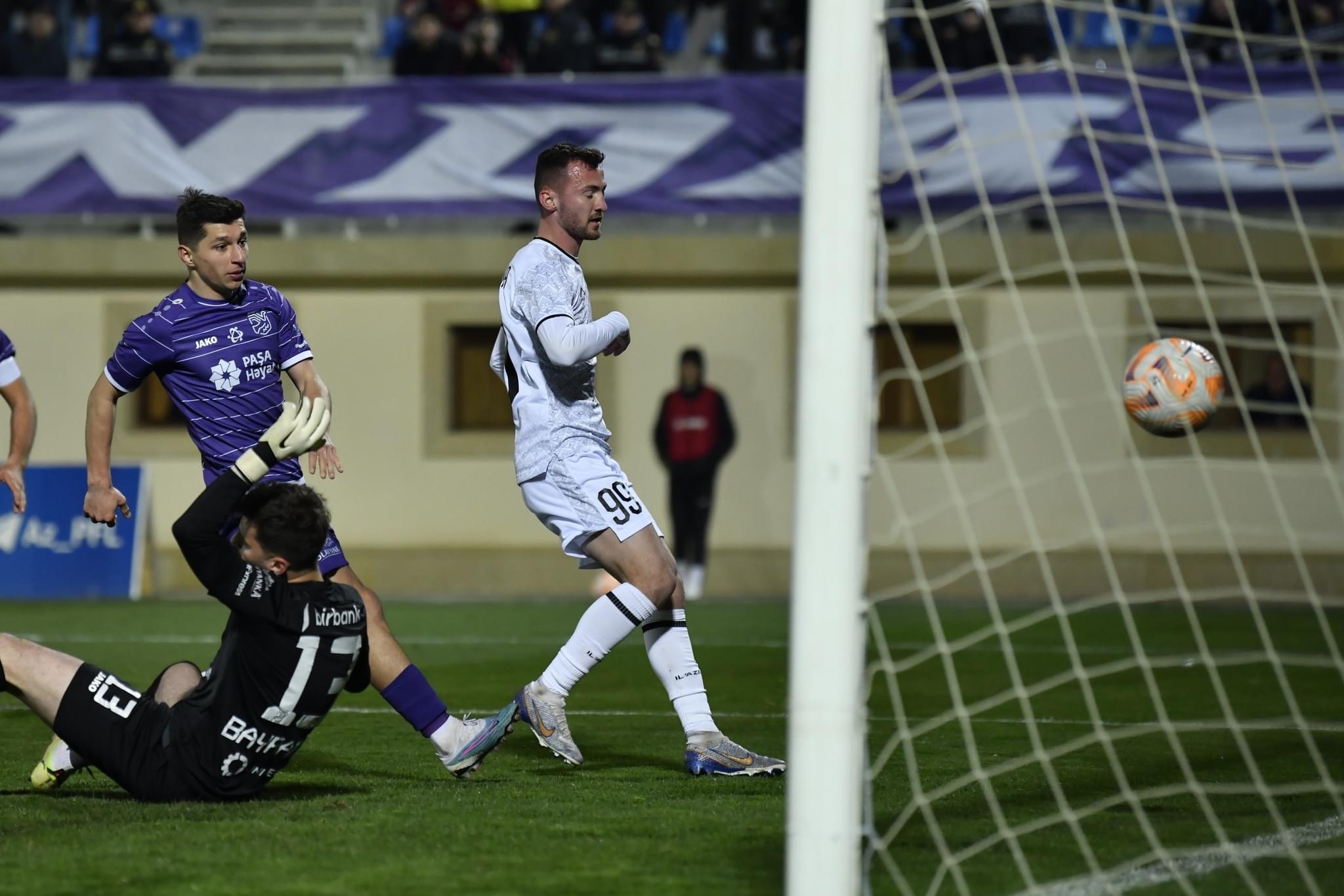 "Qarabağ" 22 ildən sonra "Şəmkir"in rekordunu təkrarladı